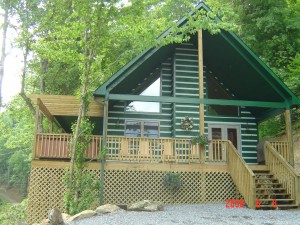 Trillium - The porch provides rocking chairs to enjoy Cane River views, a large hot tub for relaxation and a gas grill. Each cabin comfortably sleeps up to 6 guests. Both cabin are a short walk to all Sunset Gatherings event site locations.